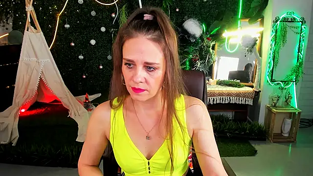 EmiliaBedy online show from 03/25/26, 09:15