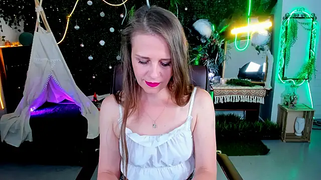 EmiliaBedy online show from 05/13/26, 09:17
