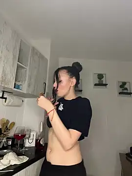 Snapshot of bunnythetailor chatting on 02/28/25, 10:50 bunnythetailor online show from 02/28/25, 10:50