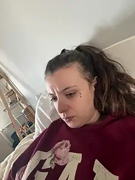 bunnythetailor online show from 02/19/26, 08:21