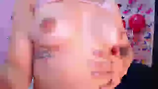 Snapshot of Sofii_cutee chatting on 02/25/25, 12:13 Sofii cutee online show from 02/25/25, 12:13