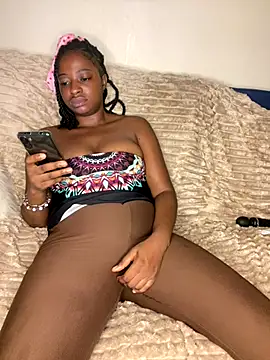 Boneca25 online show from 12/19/25, 10:11