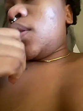 Boneca25 online show from 02/02/26, 08:13