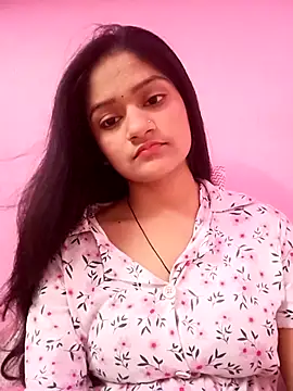 Snapshot of Tanu-00 chatting on 10/17/25, 04:20 Tanu-00 online show from 10/17/25, 04:20