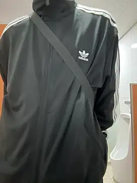 Snapshot of Phil_6677 chatting on 10/22/25, 09:47 Phil 6677 online show from 10/22/25, 09:47