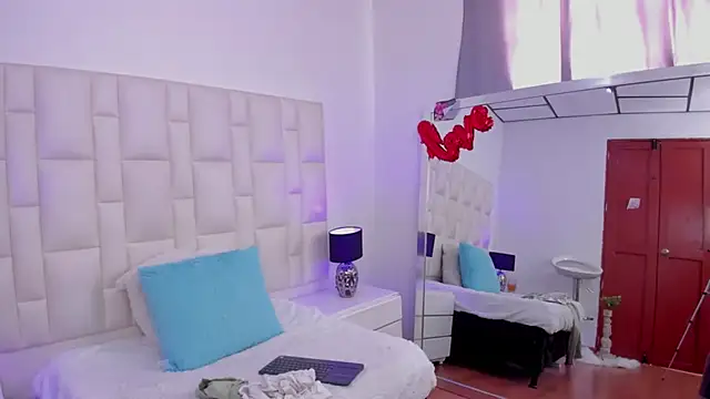 Ariana rouse online show from 03/19/25, 06:55