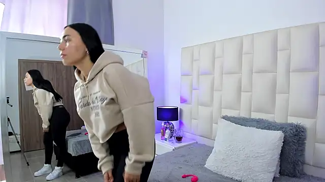 Ariana rouse online show from 10/02/25, 05:20