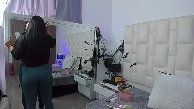 Ariana rouse online show from 10/27/25, 04:11