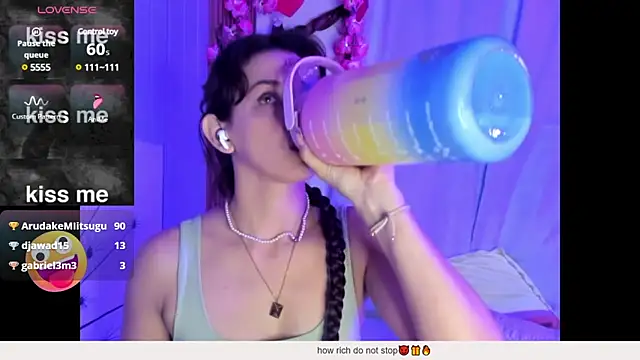 Snapshot of vicky__skinny_1 chatting on 03/16/25, 02:44 vicky  skinny 1 online show from 03/16/25, 02:44