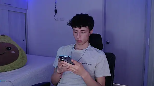 Juanmres online show from 04/28/26, 02:00