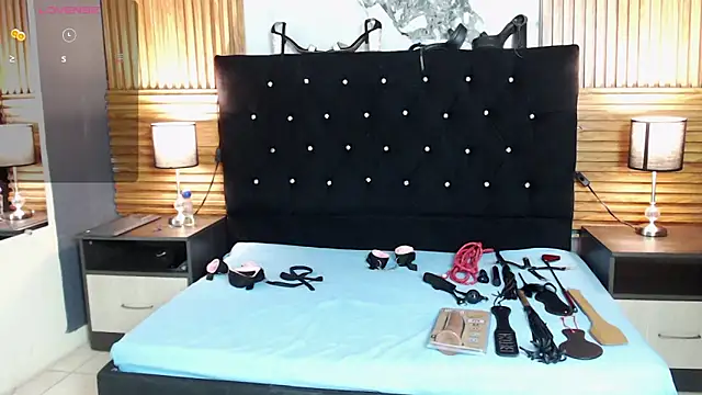 Snapshot of _nicolesweet chatting on 02/20/25, 07:41 nicolesweet online show from 02/20/25, 07:41