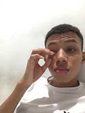 Alvarozzxv online show from 02/01/25, 06:21