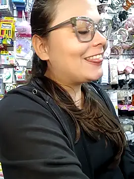 Vale Saenzz online show from 11/10/25, 08:52