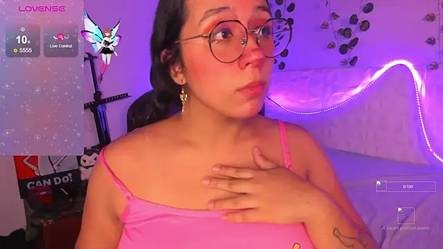 Snapshot of Ludovica6669 chatting on 11/04/25, 10:53 Ludovica6669 online show from 11/04/25, 10:53