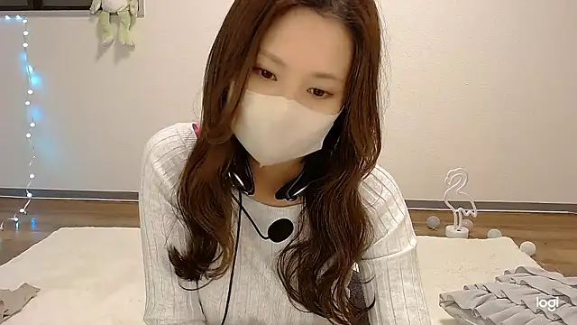 Snapshot of hinano_JP chatting on 11/27/25, 03:41 hinano JP online show from 11/27/25, 03:41