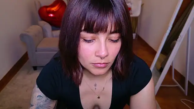 Snapshot of ValkiriaCucold chatting on 03/22/25, 10:39 ValkiriaCucold online show from 03/22/25, 10:39