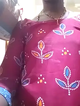 Snapshot of TeluguammayiMahi chatting on 02/14/25, 12:41 TeluguammayiMahi online show from 02/14/25, 12:41