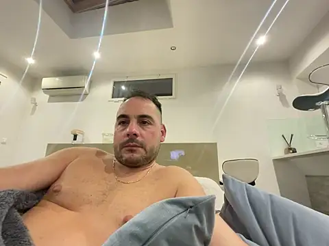 justeqqun online show from 11/16/25, 04:56