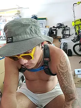 Snapshot of TAIZWRLD chatting on 11/20/25, 05:07 TAIZWRLD online show from 11/20/25, 05:07