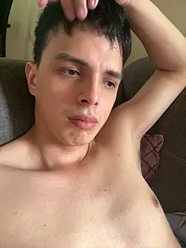 Snapshot of xxaviermendez chatting on 08/05/26, 02:31 xxaviermendez online show from 08/05/26, 02:31