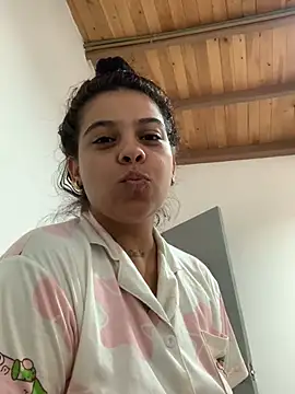 Snapshot of Emily_rivera78 chatting on 01/24/25, 02:30 Emily rivera78 online show from 01/24/25, 02:30