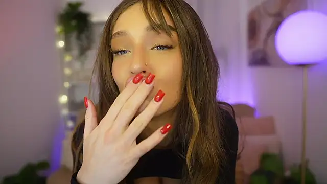 Clara Nia online show from 02/08/26, 07:28