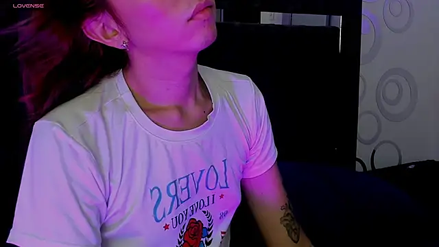 Snapshot of Nicol_TransGirl chatting on 09/23/25, 03:53 Nicol TransGirl online show from 09/23/25, 03:53