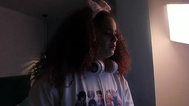 Snapshot of ninna_curly chatting on 10/15/25, 03:50 ninna curly online show from 10/15/25, 03:50