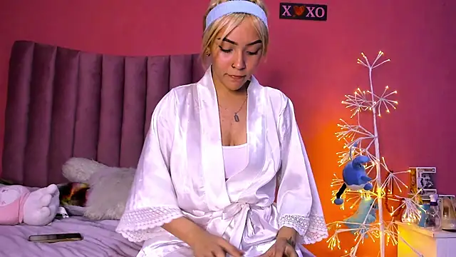 Snapshot of asami_kimi chatting on 02/13/25, 04:32 asami kimi online show from 02/13/25, 04:32