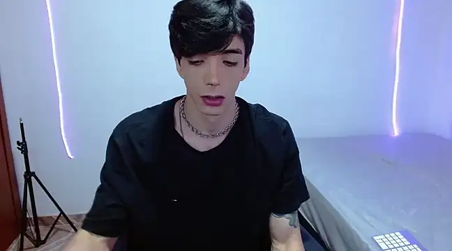 H3ll B0I online show from 03/11/25, 03:26