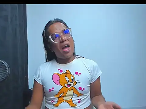 Snapshot of monsterdickcessy_22cm chatting on 01/28/25, 01:38 monsterdickcessy 22cm online show from 01/28/25, 01:38