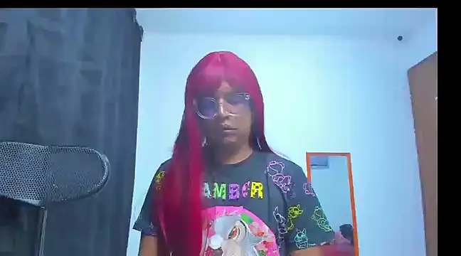 Snapshot of monsterdickcessy_22cm chatting on 02/20/25, 01:30 monsterdickcessy 22cm online show from 02/20/25, 01:30