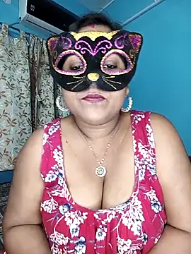 Snapshot of straightthing chatting on 10/13/25, 07:47 straightthing online show from 10/13/25, 07:47