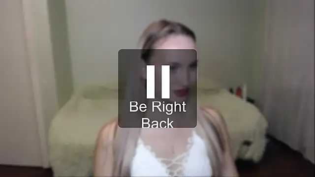 Snapshot of vivian_word chatting on 10/27/25, 05:28 vivian word online show from 10/27/25, 05:28