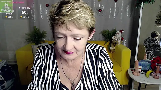 Snapshot of SexyGrandma_ chatting on 12/19/25, 04:36 SexyGrandma online show from 12/19/25, 04:36