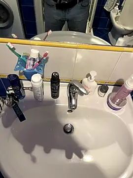 Snapshot of Milleseghe99 chatting on 11/29/25, 01:52 Milleseghe99 online show from 11/29/25, 01:52