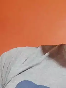 Snapshot of Milankure111 chatting on 02/21/25, 01:00 Milankure111 online show from 02/21/25, 01:00