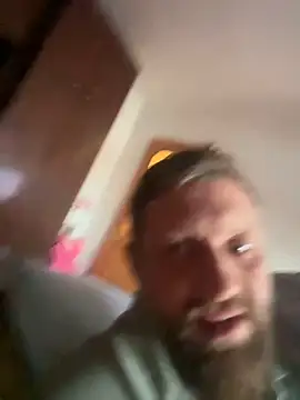 Snapshot of adelin20 chatting on 03/16/25, 06:09 adelin20 online show from 03/16/25, 06:09