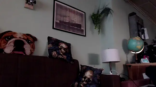 Snapshot of Astrid-Gilbert chatting on 03/02/25, 09:42 Astrid-Gilbert online show from 03/02/25, 09:42