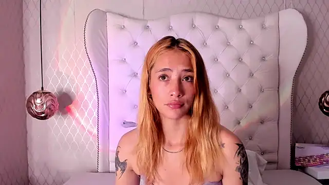 zoe taylorr1 online show from 03/14/25, 04:10