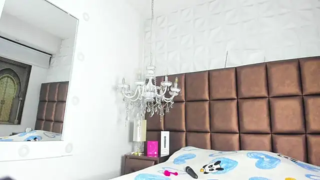 zoe taylorr1 online show from 09/19/25, 04:03