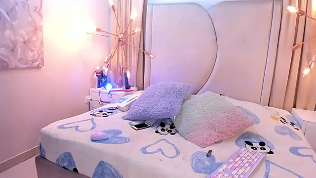 zoe taylorr1 online show from 11/28/25, 11:46