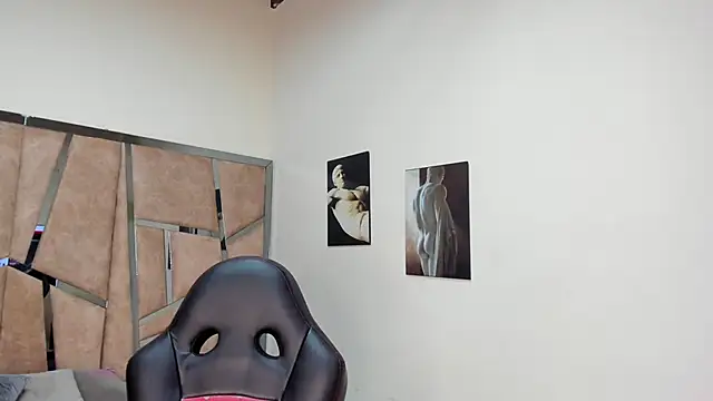 Snapshot of LeandroRusso chatting on 02/27/25, 08:20 LeandroRusso online show from 02/27/25, 08:20