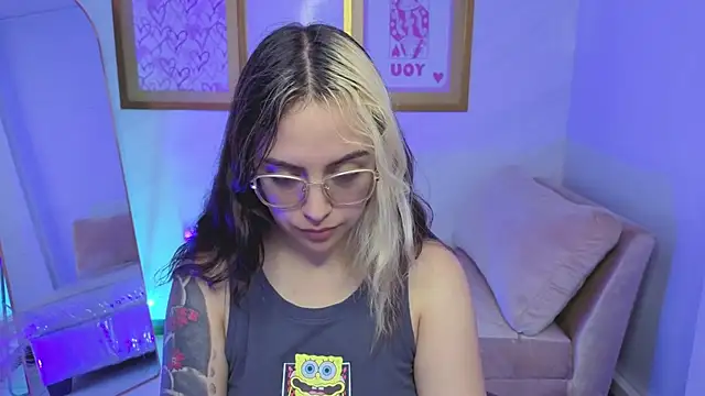 Hela v online show from 11/25/25, 07:58