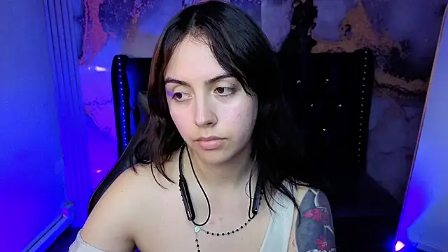 Snapshot of Hela_v chatting on 05/12/26, 08:17 Hela v online show from 05/12/26, 08:17