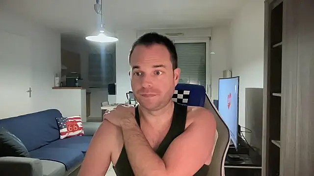 Snapshot of Funnyjul31 chatting on 01/25/25, 06:35 Funnyjul31 online show from 01/25/25, 06:35