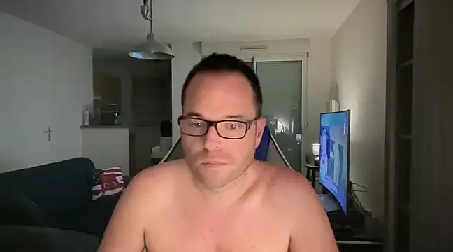 Snapshot of Funnyjul31 chatting on 01/27/25, 07:03 Funnyjul31 online show from 01/27/25, 07:03