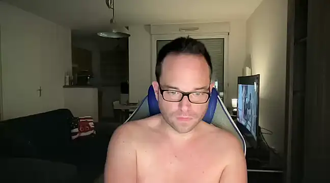Snapshot of Funnyjul31 chatting on 01/28/25, 05:46 Funnyjul31 online show from 01/28/25, 05:46