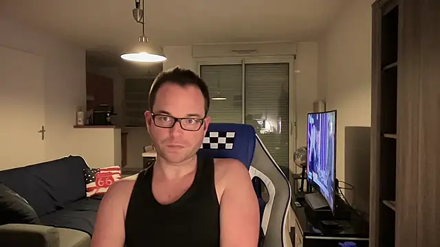 Snapshot of Funnyjul31 chatting on 02/03/25, 05:56 Funnyjul31 online show from 02/03/25, 05:56