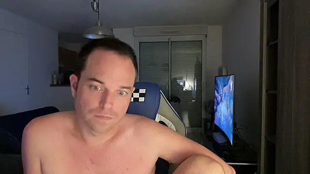 Snapshot of Funnyjul31 chatting on 02/07/25, 08:31 Funnyjul31 online show from 02/07/25, 08:31